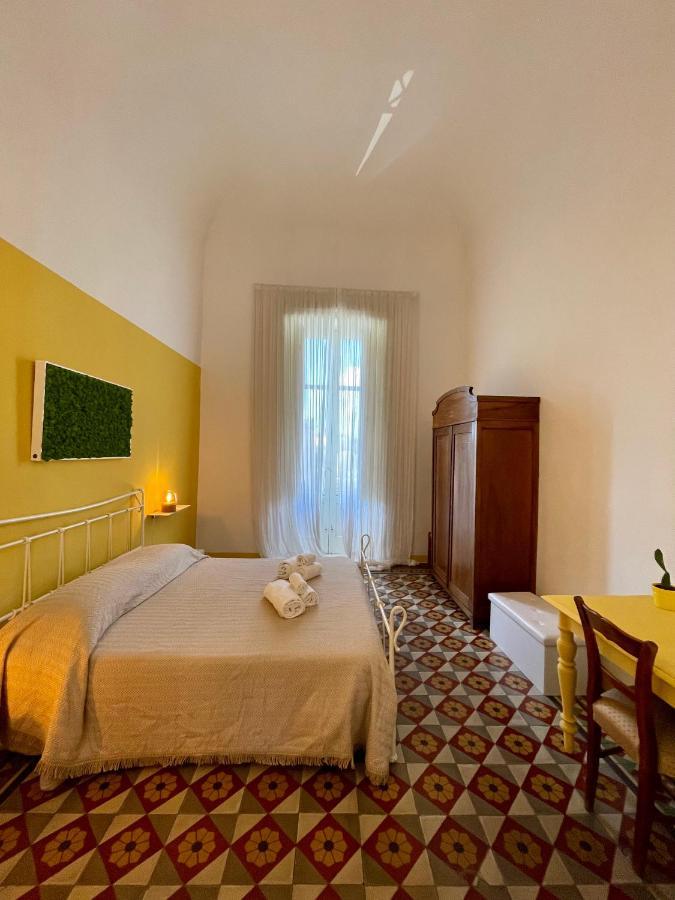 4 Balconi House-Appartamento Salentino Nel Centro Di Лечче Екстер'єр фото